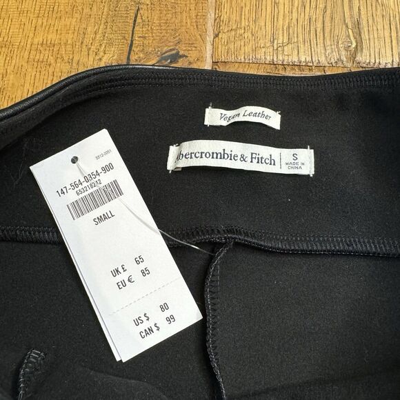 NWT Abercrombie & Fitch Women’s Sz Small 100% Vegan Leather Split-Hem Pants - Picture 2 of 8